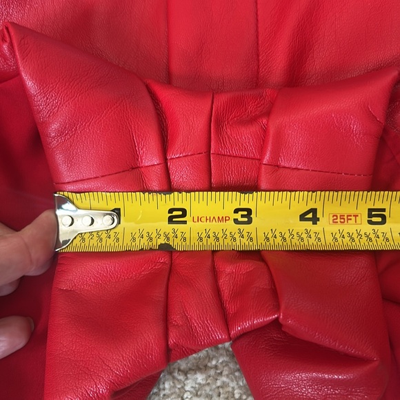 New Alice and Olivia Conry vegan leather shorts - Picture 14 of 16